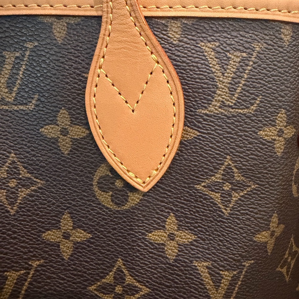 Louis Vuitton Monogram Canvas Neverfull MM - Picture 2 of 13